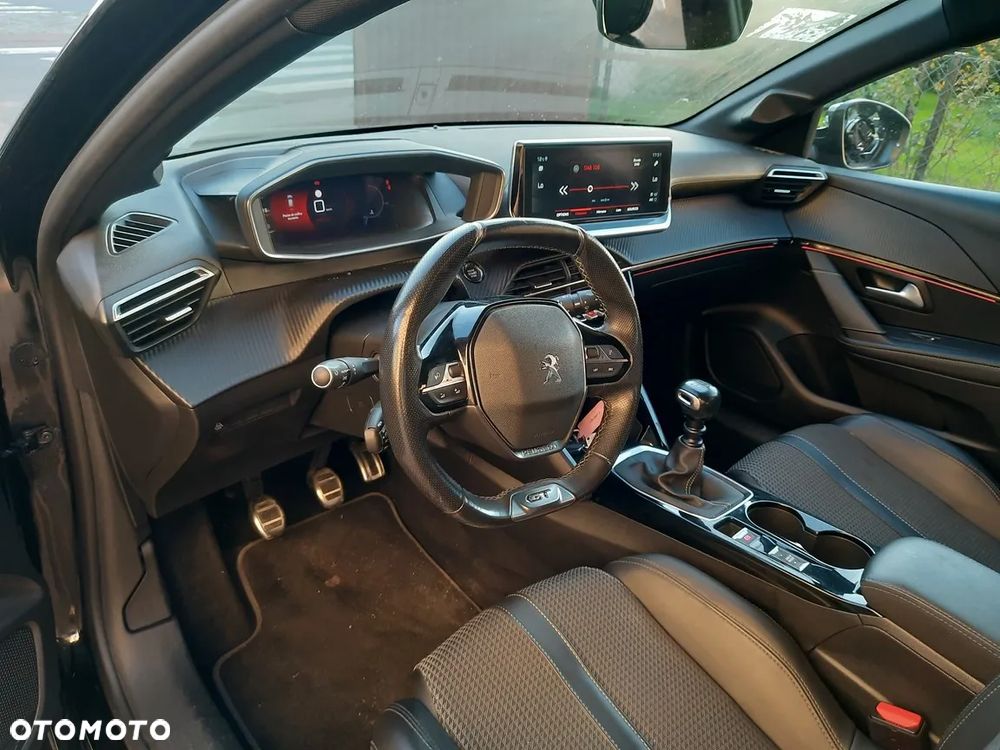 Peugeot 208 PureTech 100 GT - 22