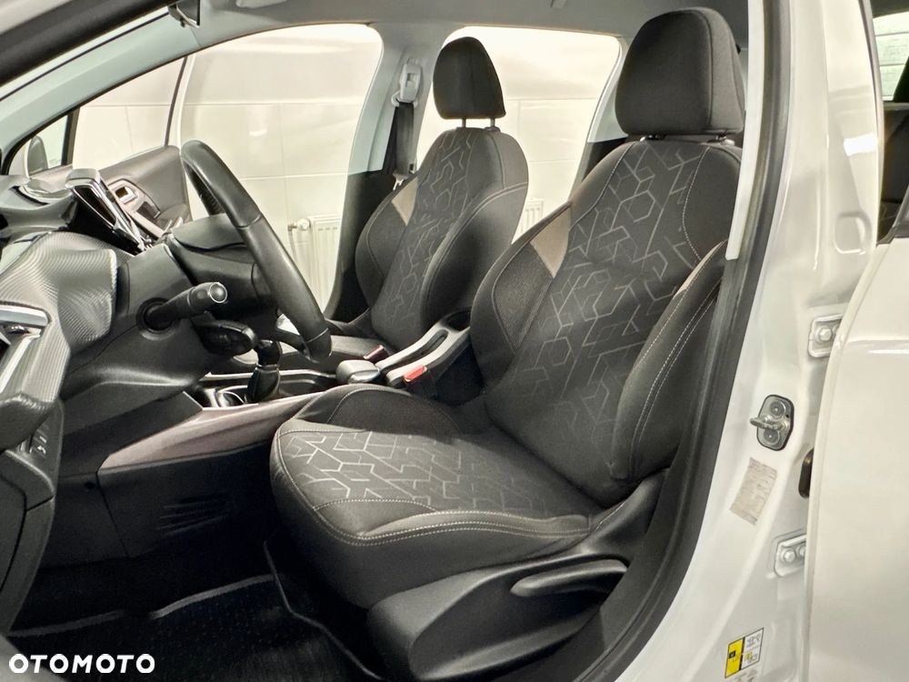 Peugeot 2008 - 12