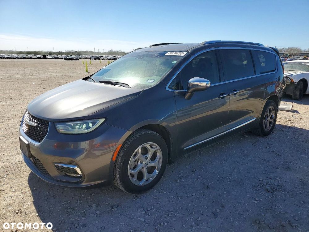 Chrysler Pacifica - 1