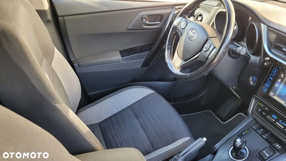 Toyota Auris 1.8 HSD Luna - 14