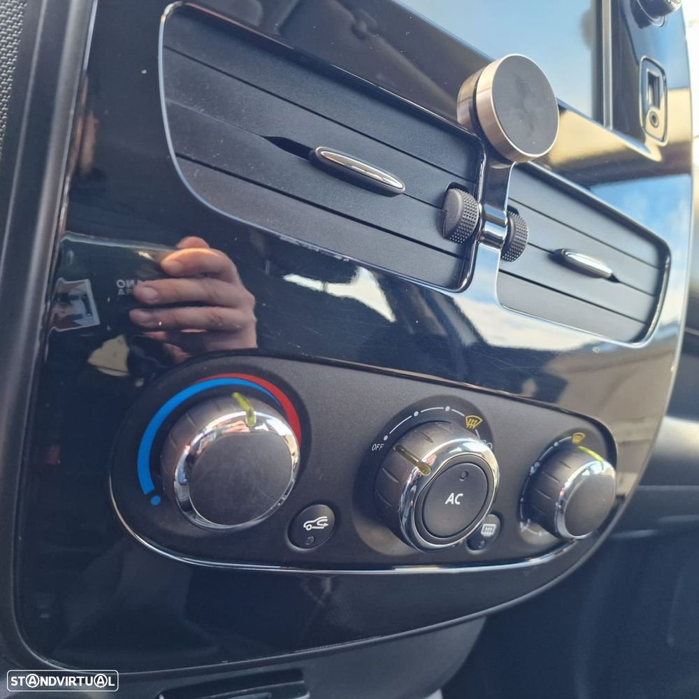 Renault Clio 0.9 TCE Dynamique S - 23