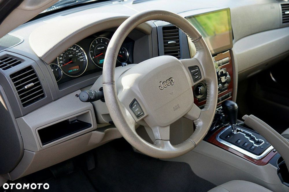 Jeep Grand Cherokee - 10