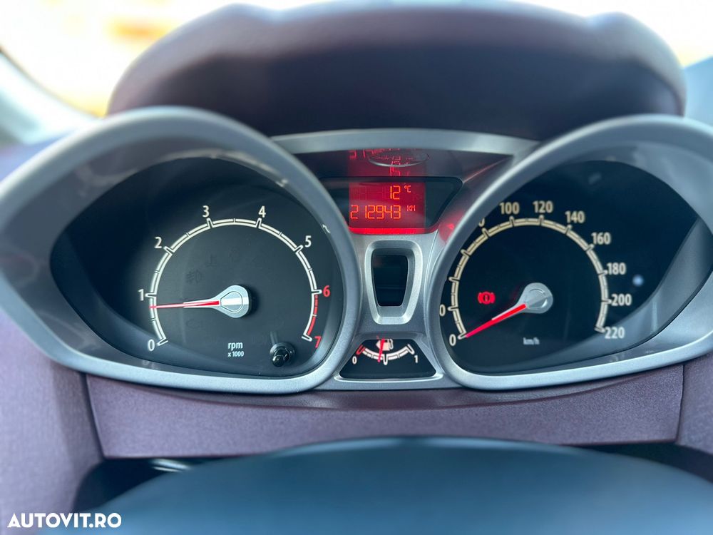 Ford Fiesta 1.4i Trend - 21