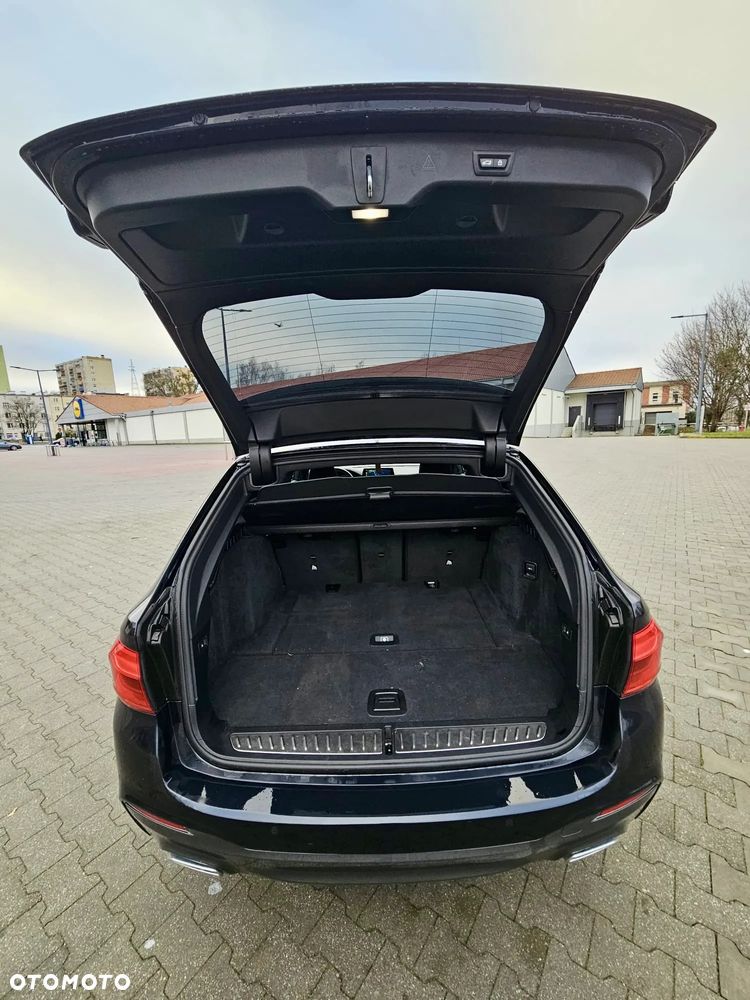 BMW Seria 5 520d M Sport - 13