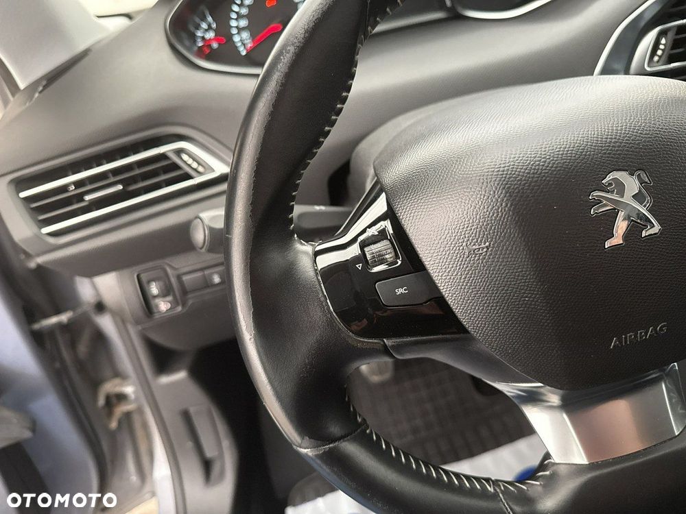 Peugeot 308 - 25