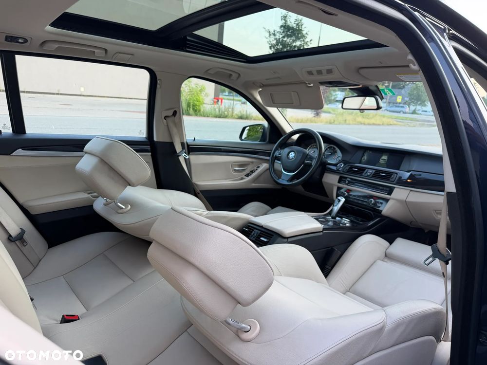 BMW Seria 5 525d Sport-Aut Luxury Line - 26