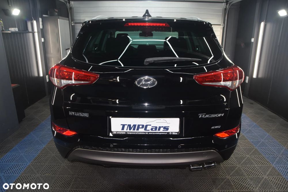 Hyundai Tucson 2.0 CRDi 4WD Automatik Advantage - 24