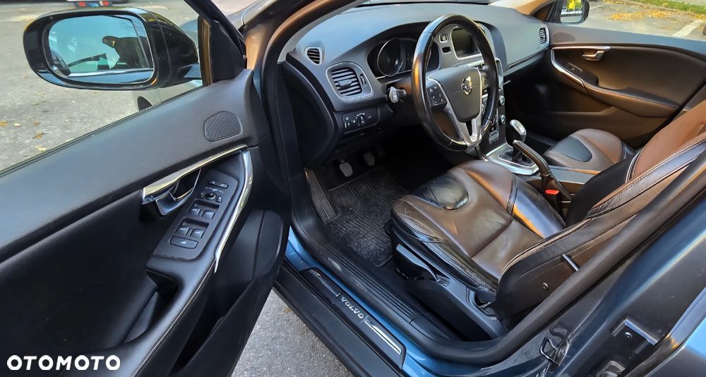 Volvo V40 Cross Country - 17