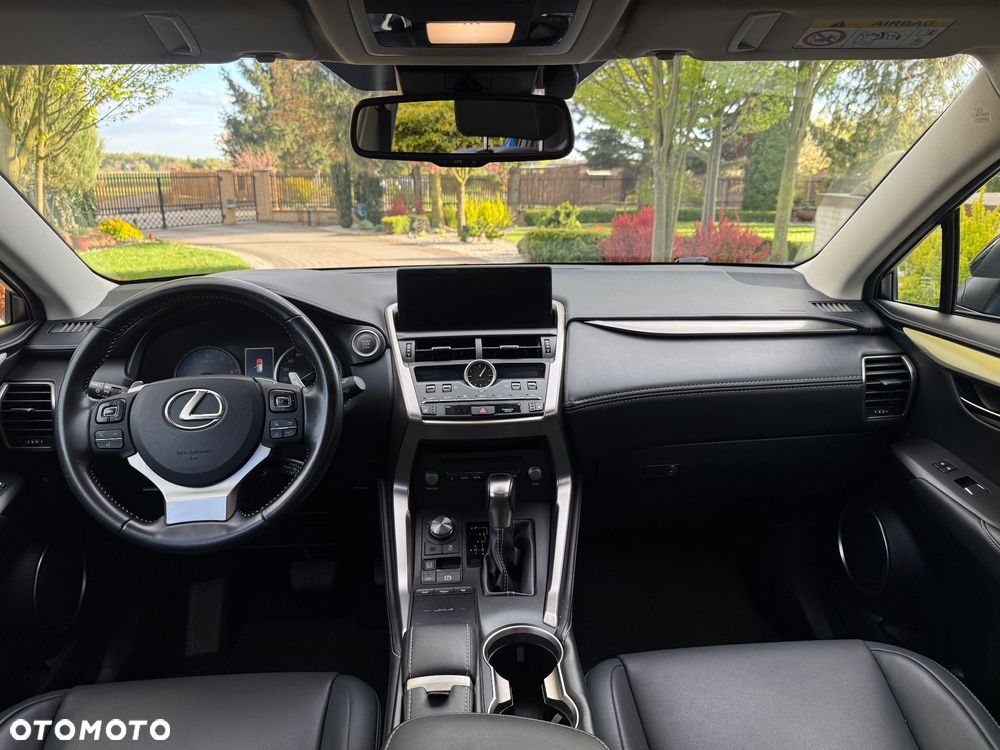 Lexus NX 300 F Impression AWD - 22