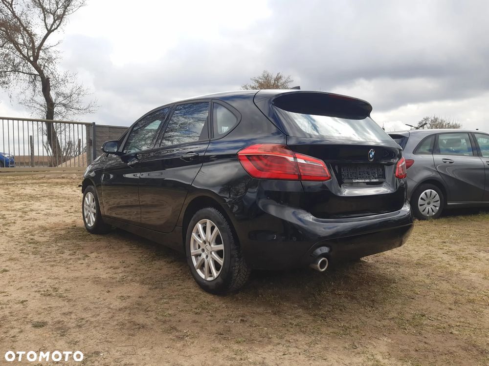 BMW Seria 2 218i - 5
