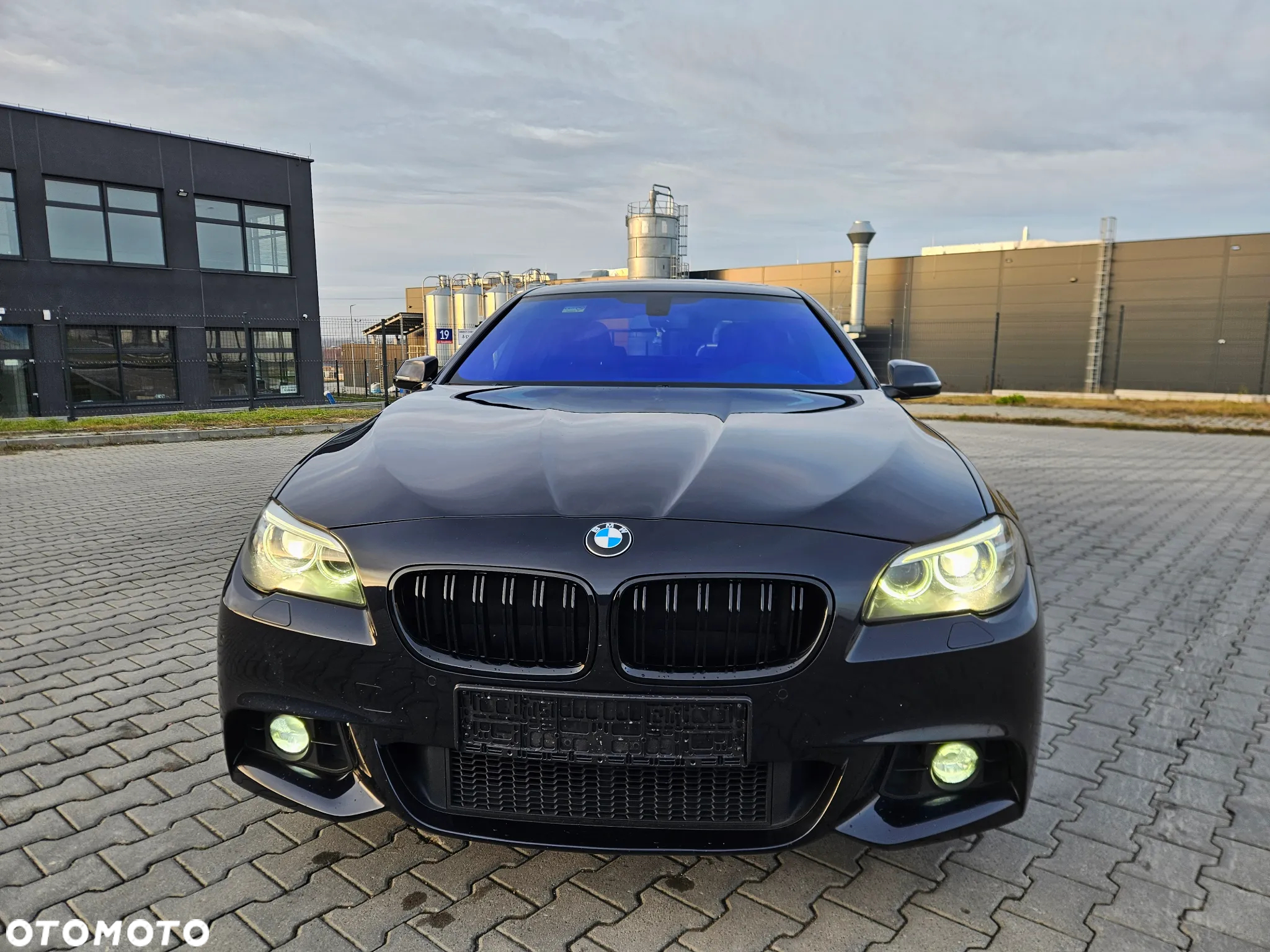 BMW Seria 5 520i Sport-Aut - 2