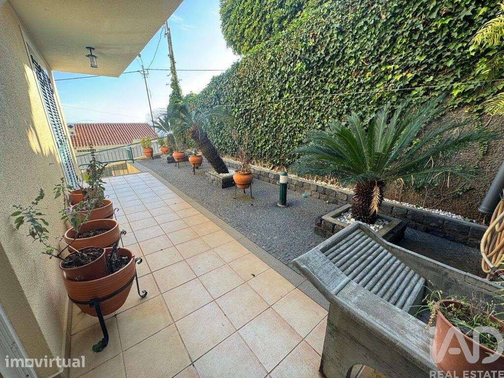 Moradia geminada T3 em Funchal (Santa Maria Maior) de 263 m2 - Grande imagem: 4/34