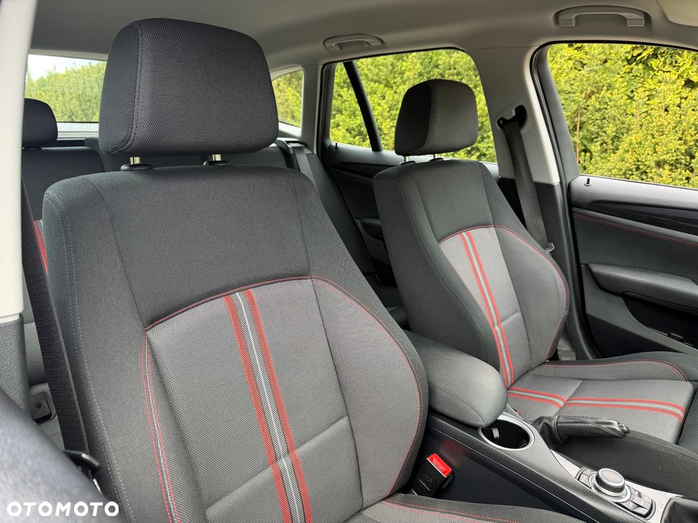 BMW X1 xDrive20i Sport Line - 25