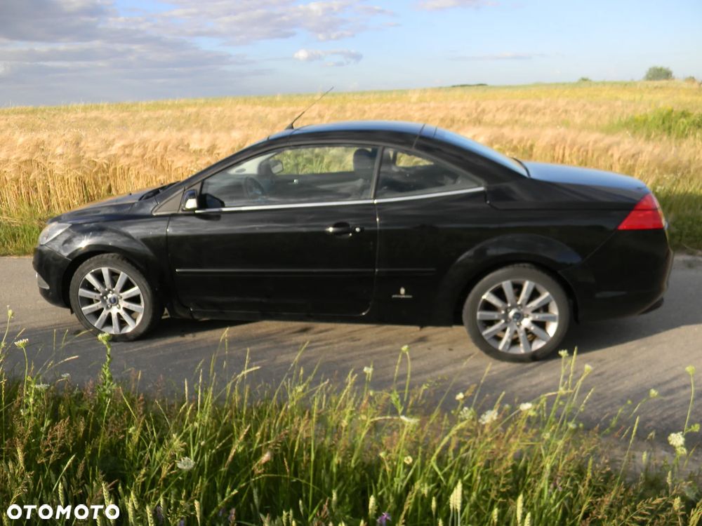 Ford Focus 2.0 16V Titanium - 10