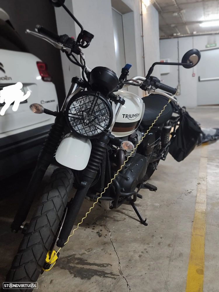 Triumph Scrambler - 15