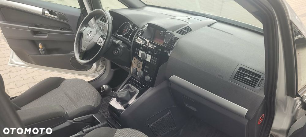 Opel Zafira 1.8 Essentia EU5 - 12