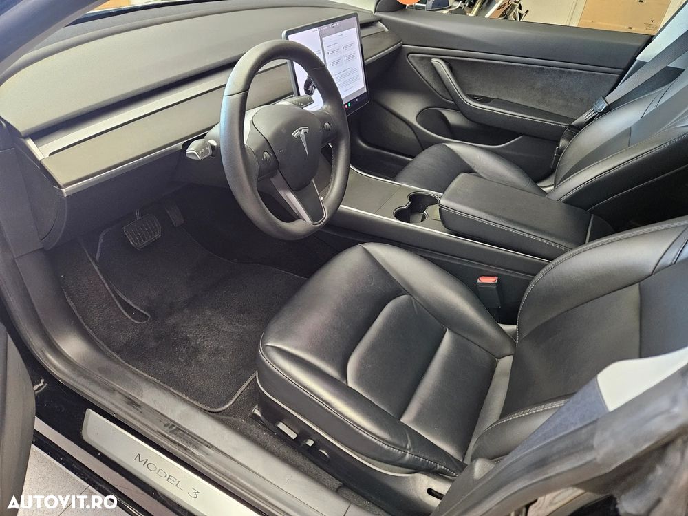 Tesla Model 3 - 11