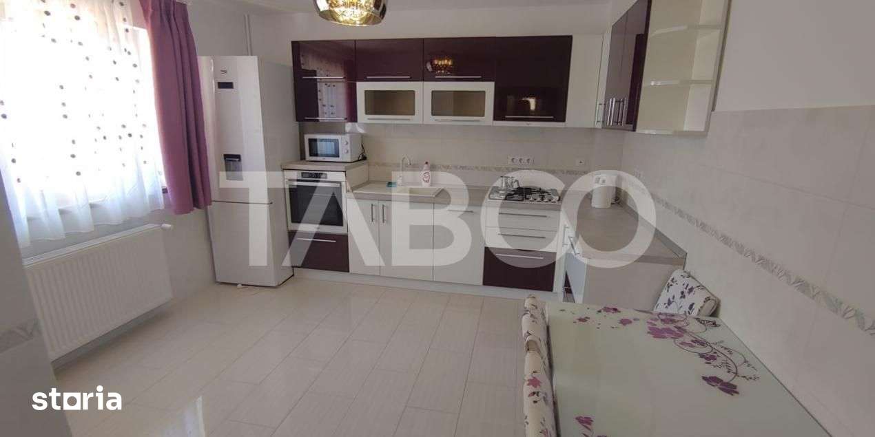 Apartament spatios 2 camere la casa loc parcare in Selimbar - Imagine principală: 3/9