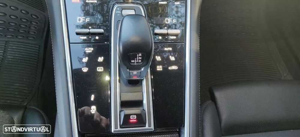 Porsche Panamera Turbo Executive - 48