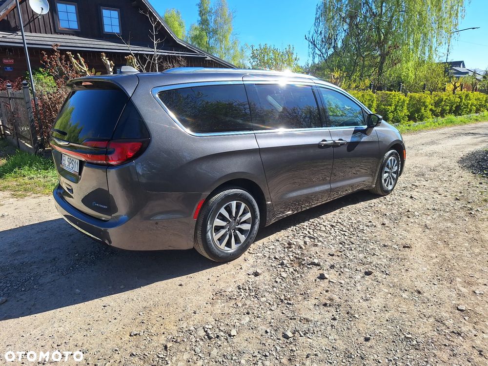 Chrysler Pacifica - 3