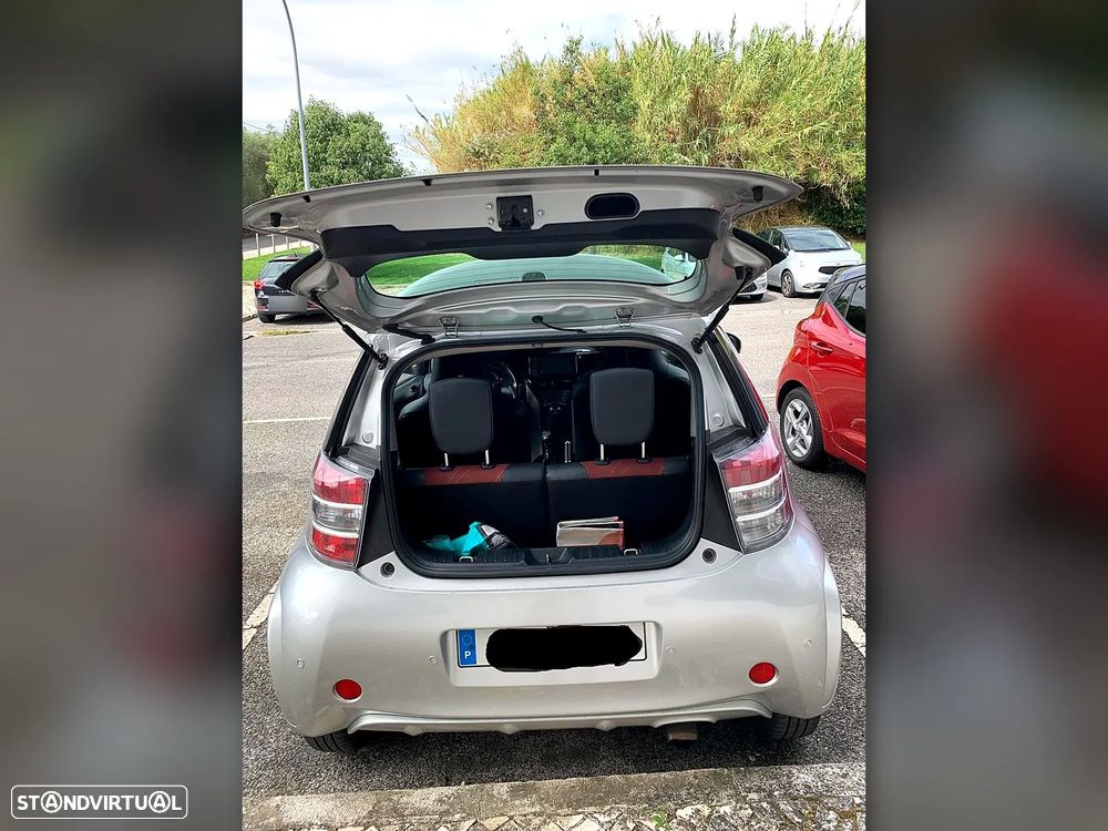 Toyota iQ 1.4 D-4D + - 6