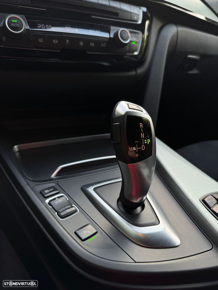 BMW 318 d Aut. Edition M Sport Shadow - 29