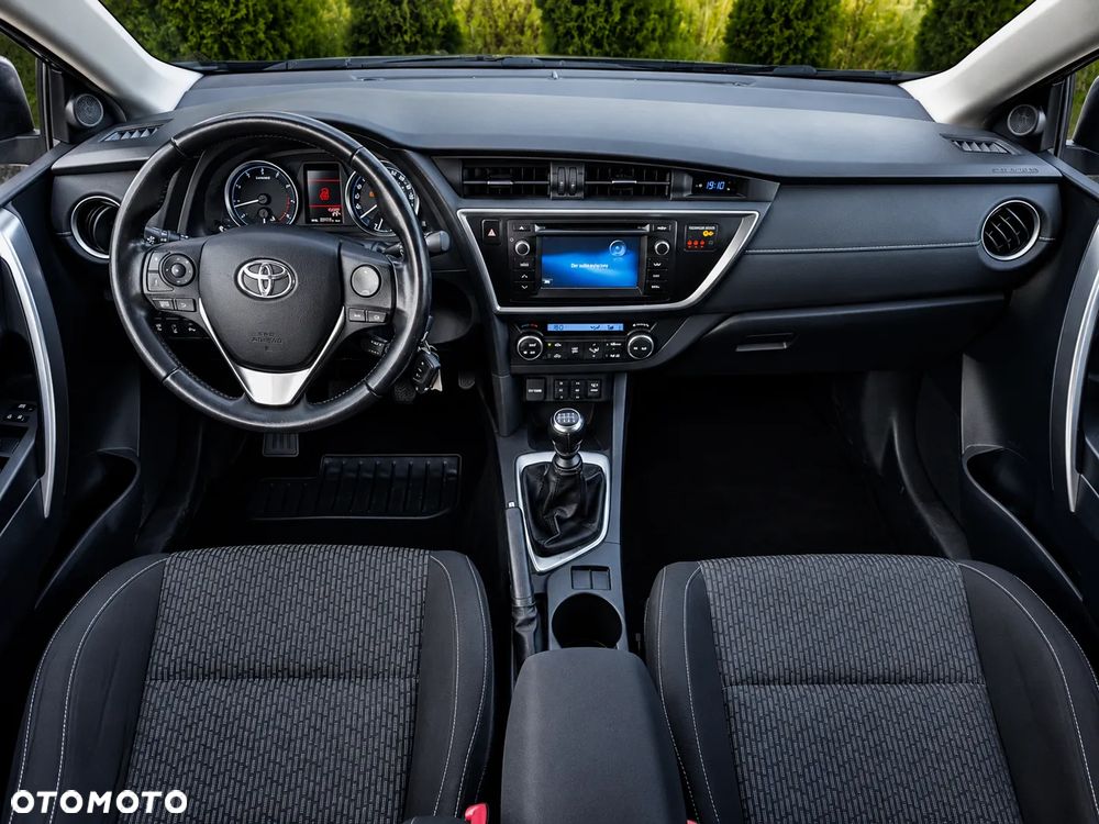 Toyota Auris 1.6 Sol - 10