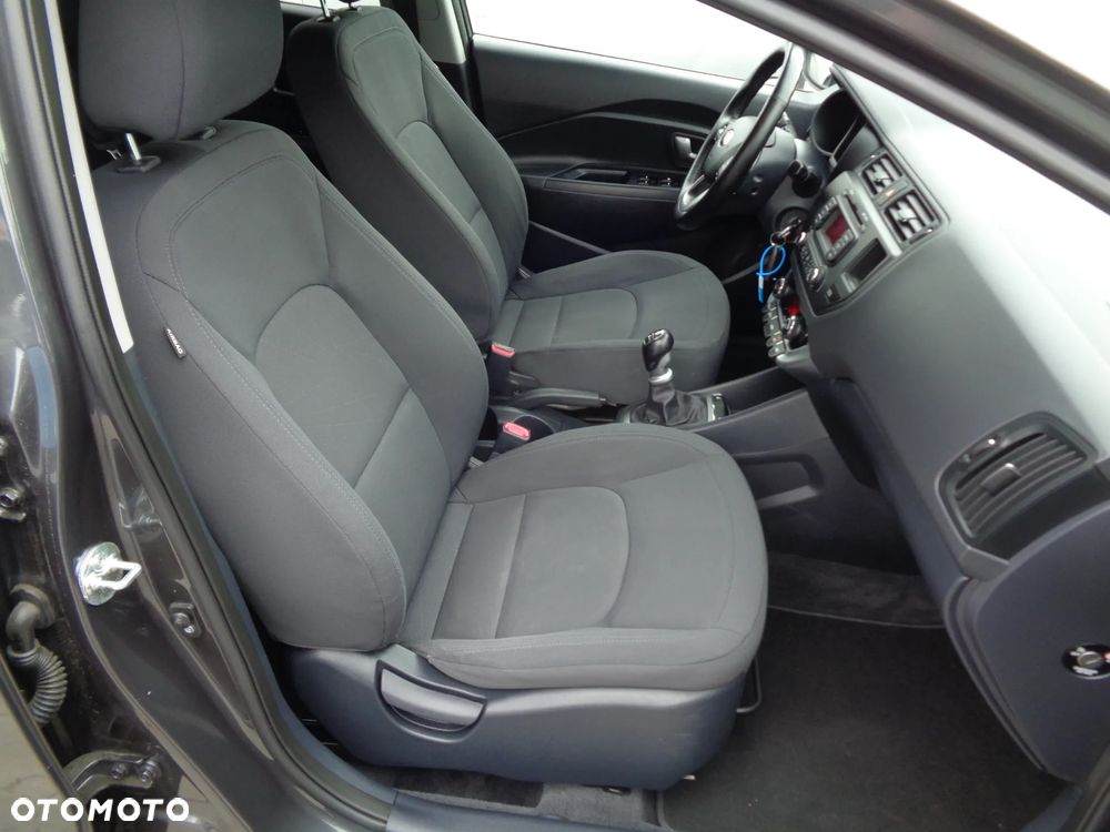 Kia Rio 1.4 Comfort - 21
