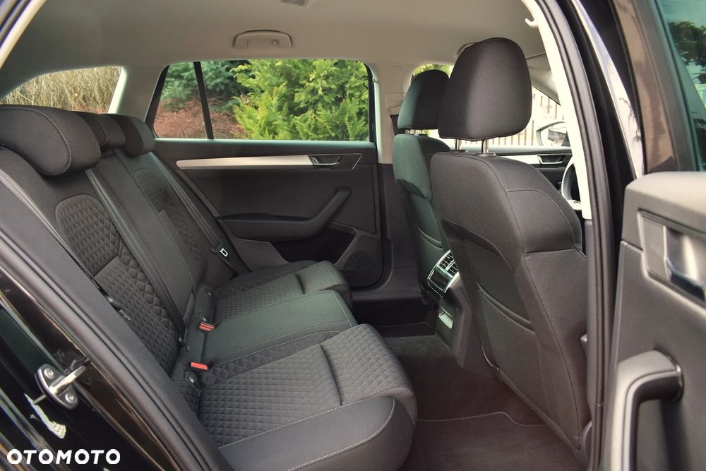 Skoda Superb 2.0 TDI SCR Style DSG - 8
