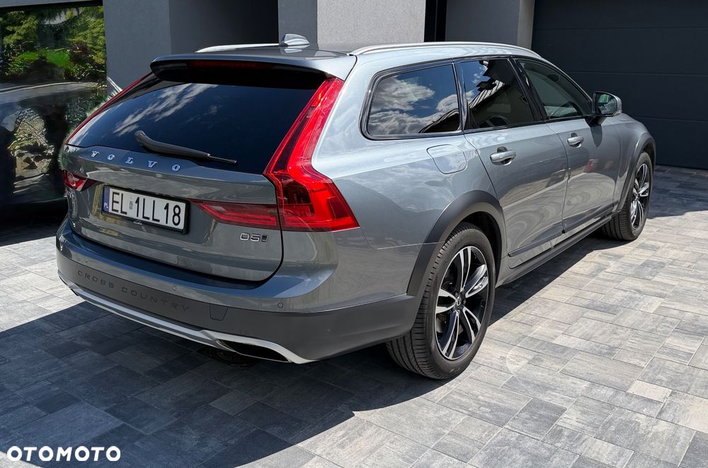 Volvo V90 D5 AWD Momentum - 5