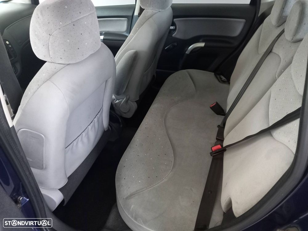 Citroën C3 1.4 HDi SX + - 8