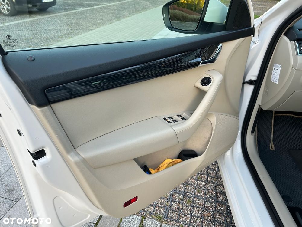 Skoda Octavia 1.4 TSI Style DSG - 8