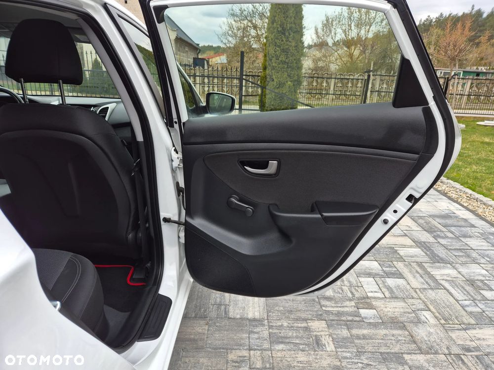 Hyundai i30 blue 1.6 CRDi Classic - 28