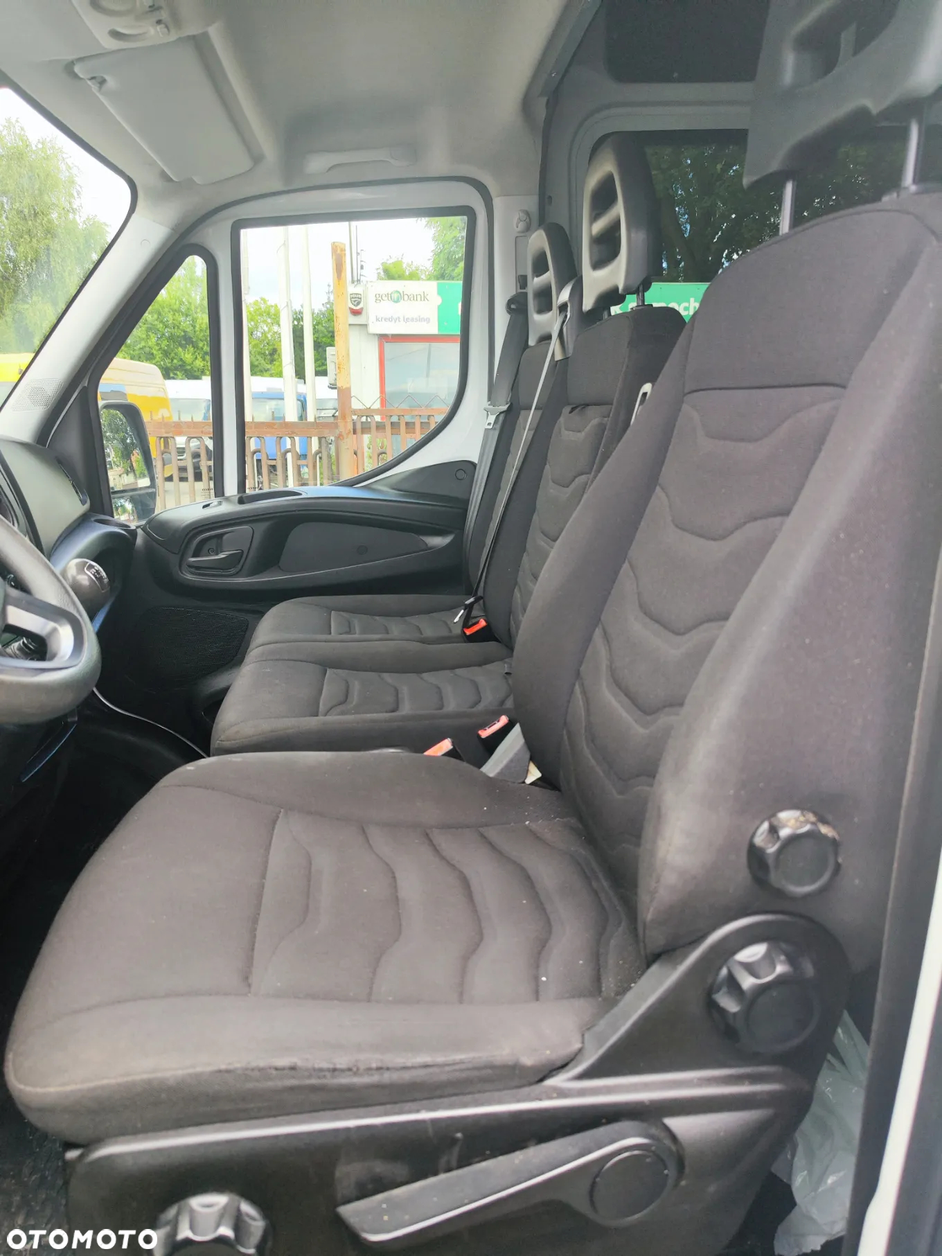 Iveco Daily maxi brygadówka 7 osób - 11