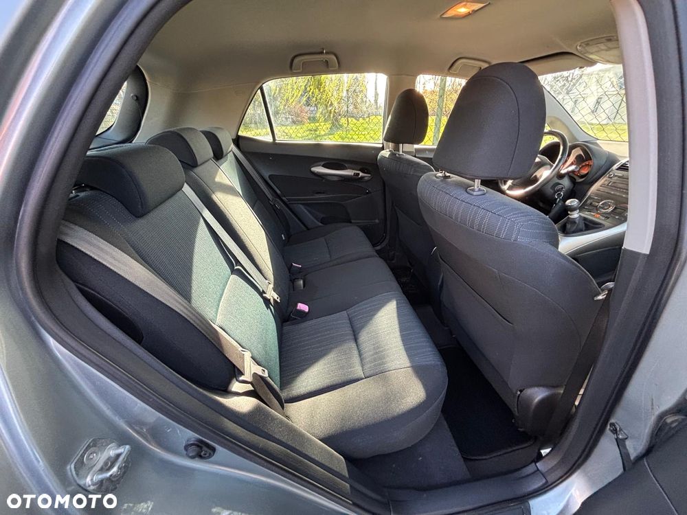 Toyota Auris 1.33 VVT-i Premium + - 35