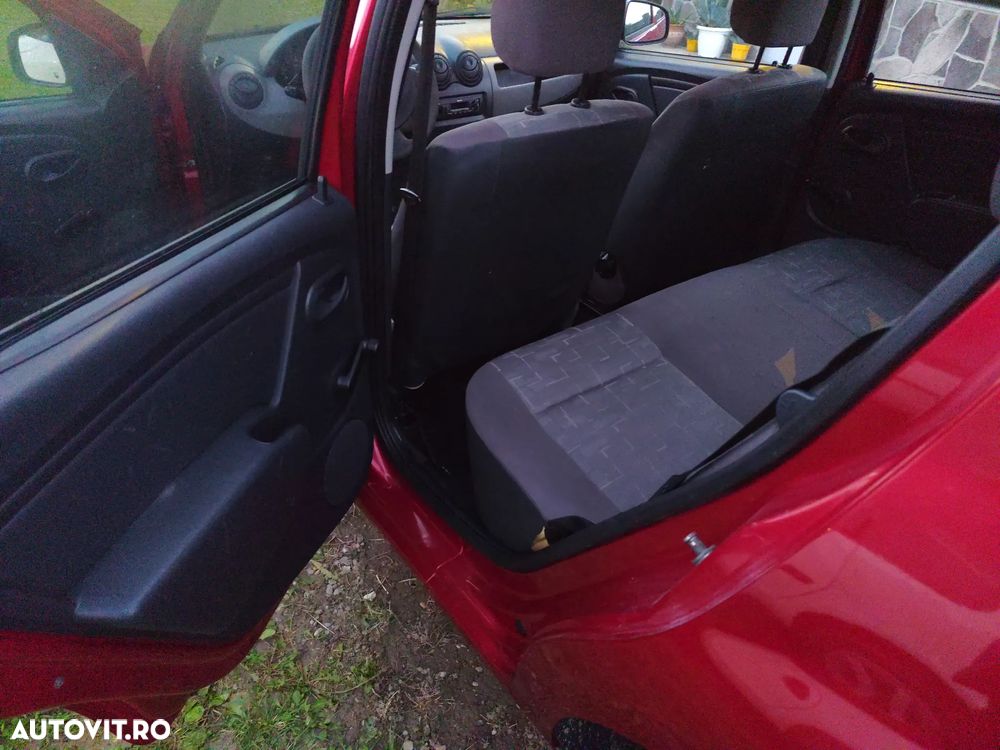 Dacia Sandero - 5