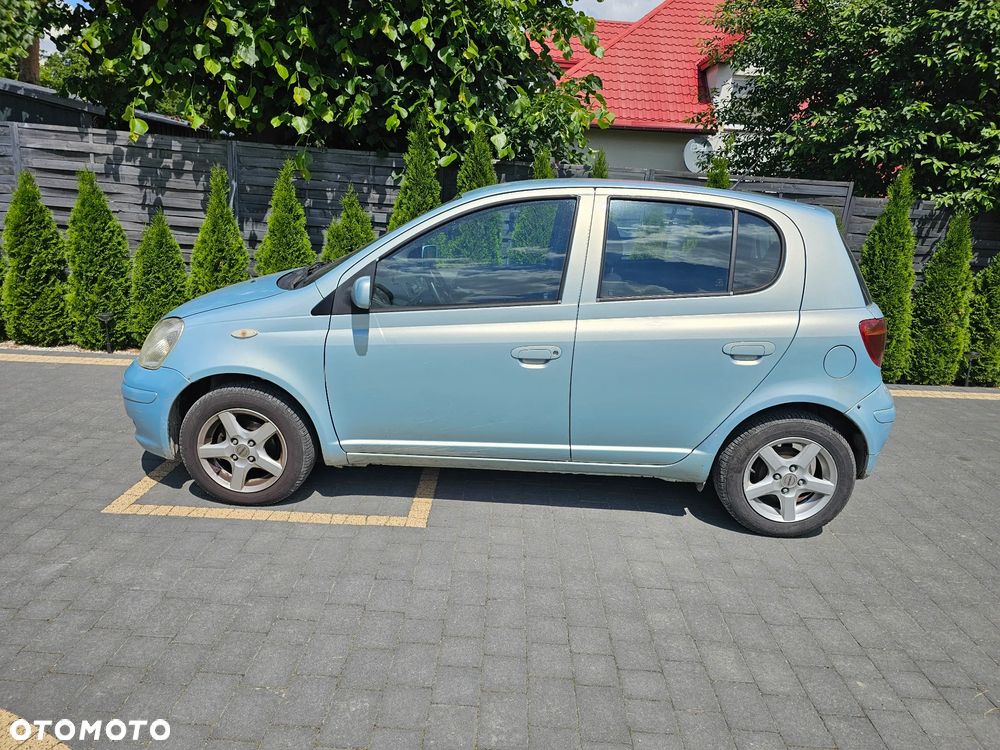 Toyota Yaris 1.4 D-4D Base - 13