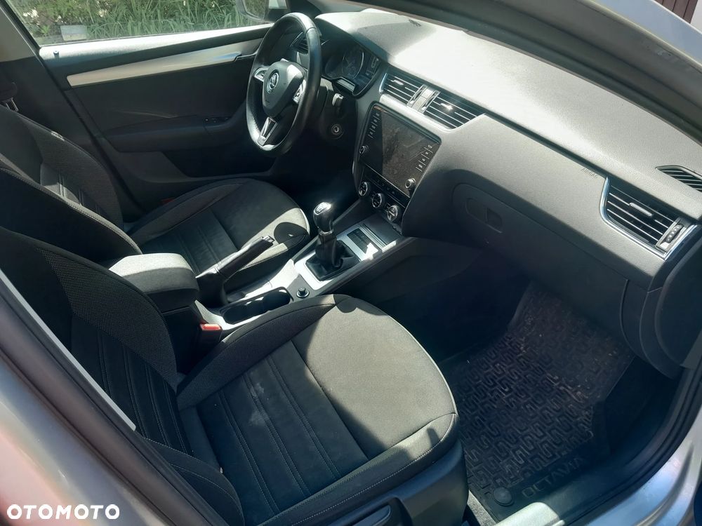 Skoda Octavia 2.0 TDI Ambition - 8