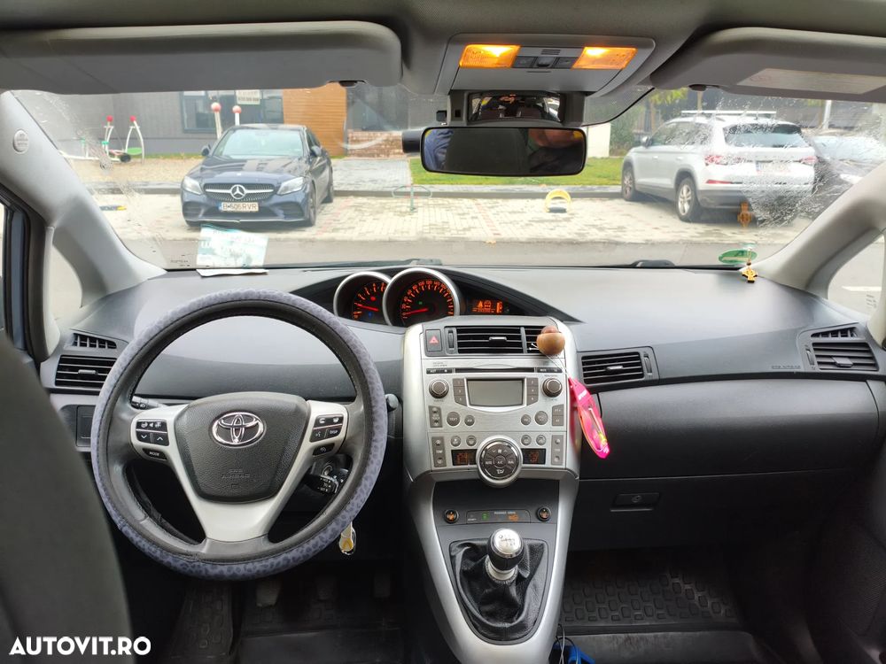 Toyota Verso 2.0 D-4D - 10