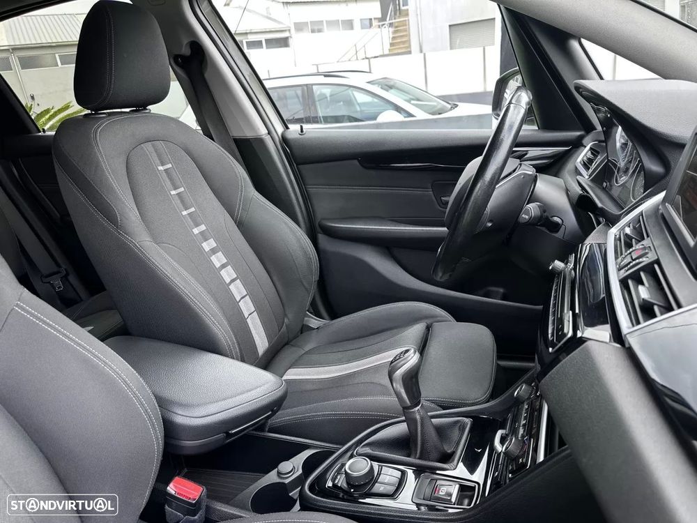 BMW 218 Active Tourer d Line Sport - 56