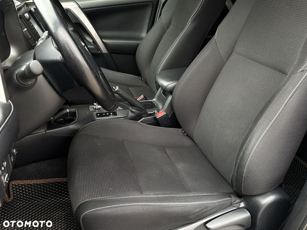 Toyota RAV4 - 11