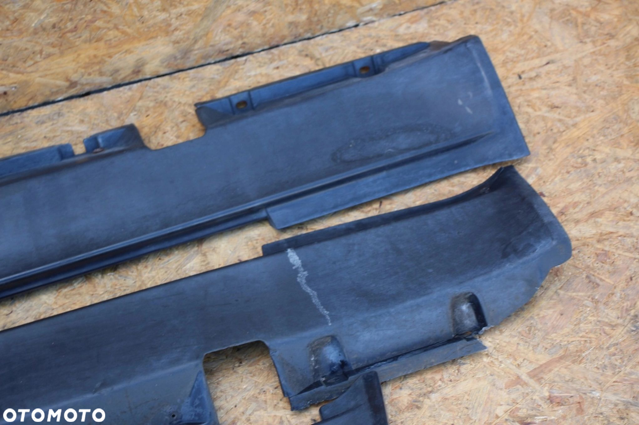 Listwy nakładki na progi plastikowe BMW 7 e32 oryginalne komplet - 2