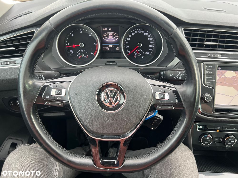 Volkswagen Tiguan - 30