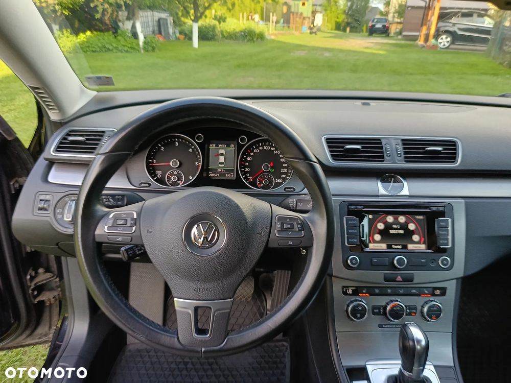 Volkswagen Passat 2.0 TDI DSG BlueMotion Technology Comfortline - 21