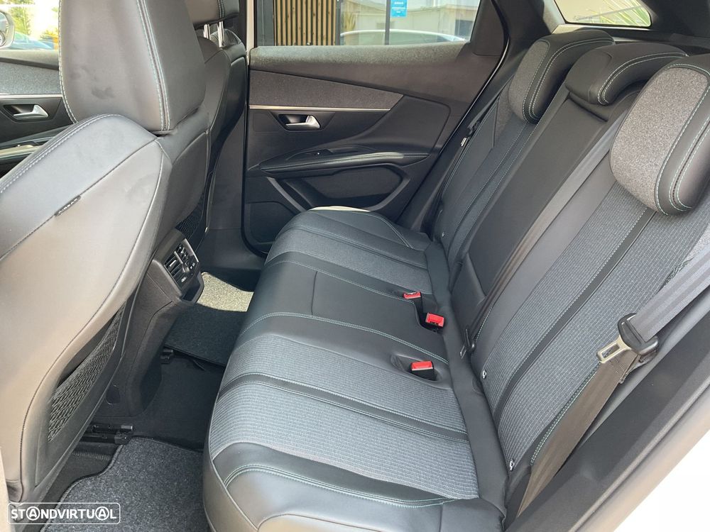 Peugeot 3008 1.6 Hybrid4 Allure e-EAT8 - 37