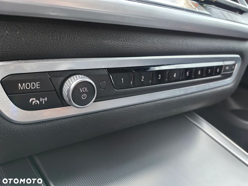 BMW X5 xDrive25d - 29