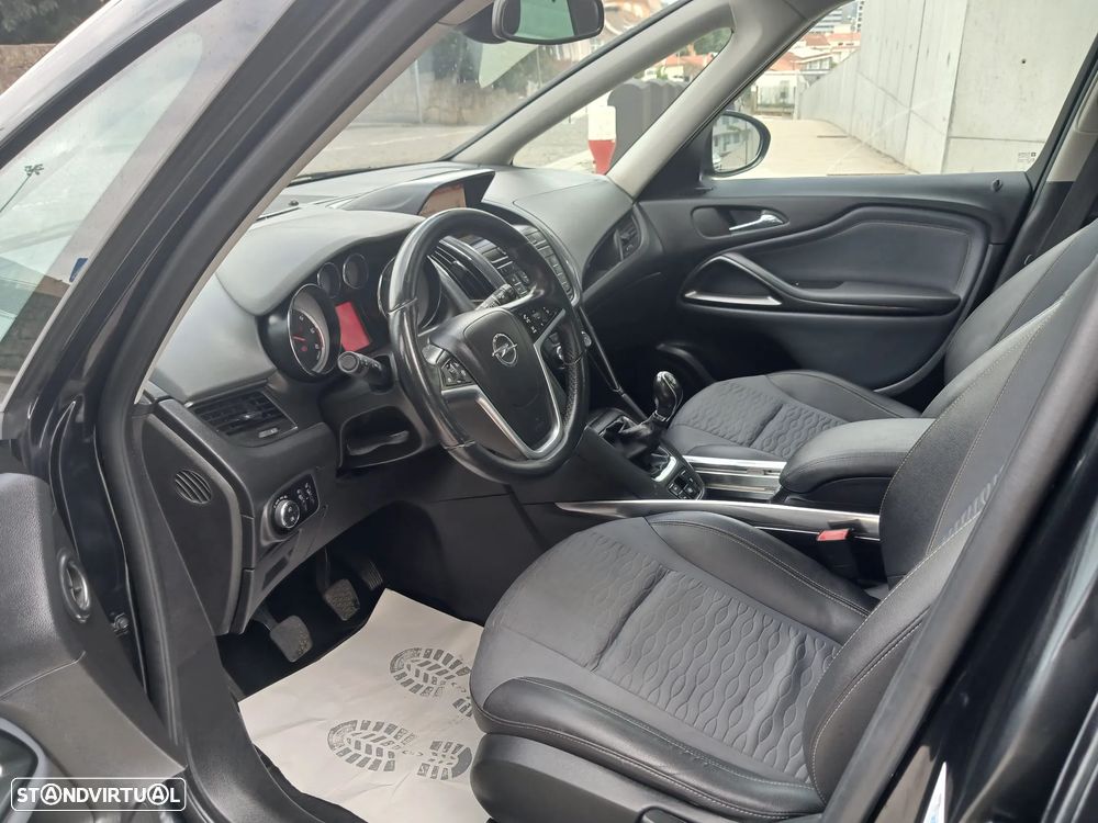 Opel Zafira 1.6 CDTi Executive — fotografia 10