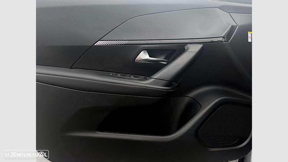 Peugeot 2008 1.2 Hybrid Allure e-DCS6 - 11