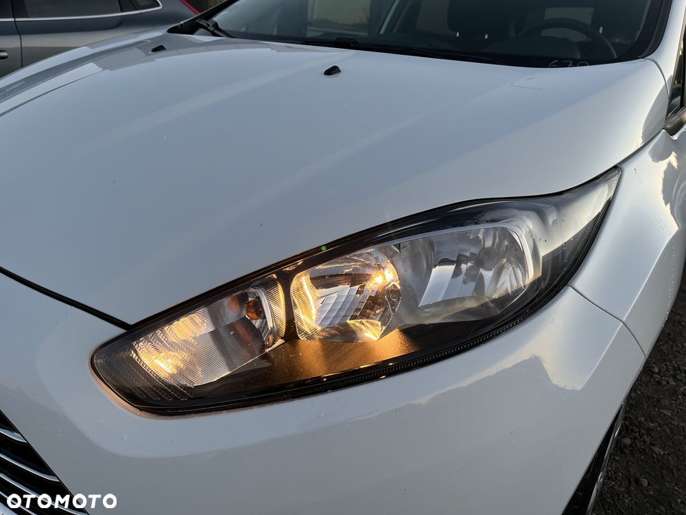 Ford Fiesta 1.0 EcoBoost Start-Stop Champions Edition - 32