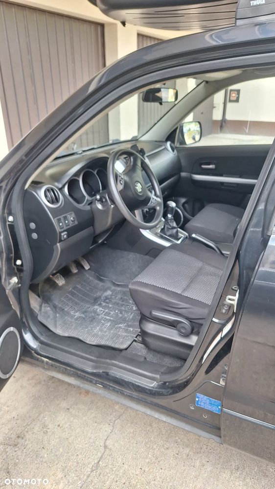 Suzuki Grand Vitara 2.7 V6 Premium - 17